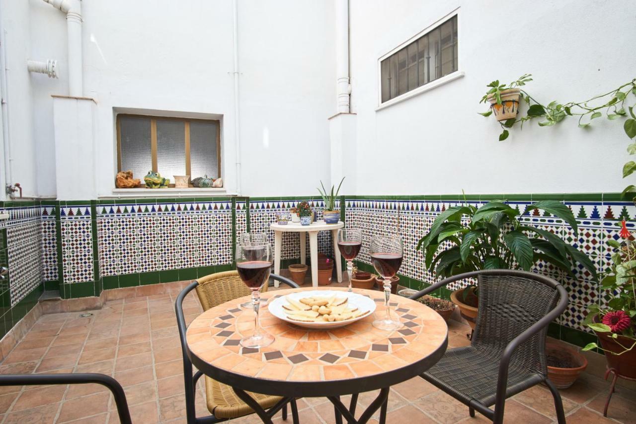 Rodrigo De Triana Courtyard By Valcambre